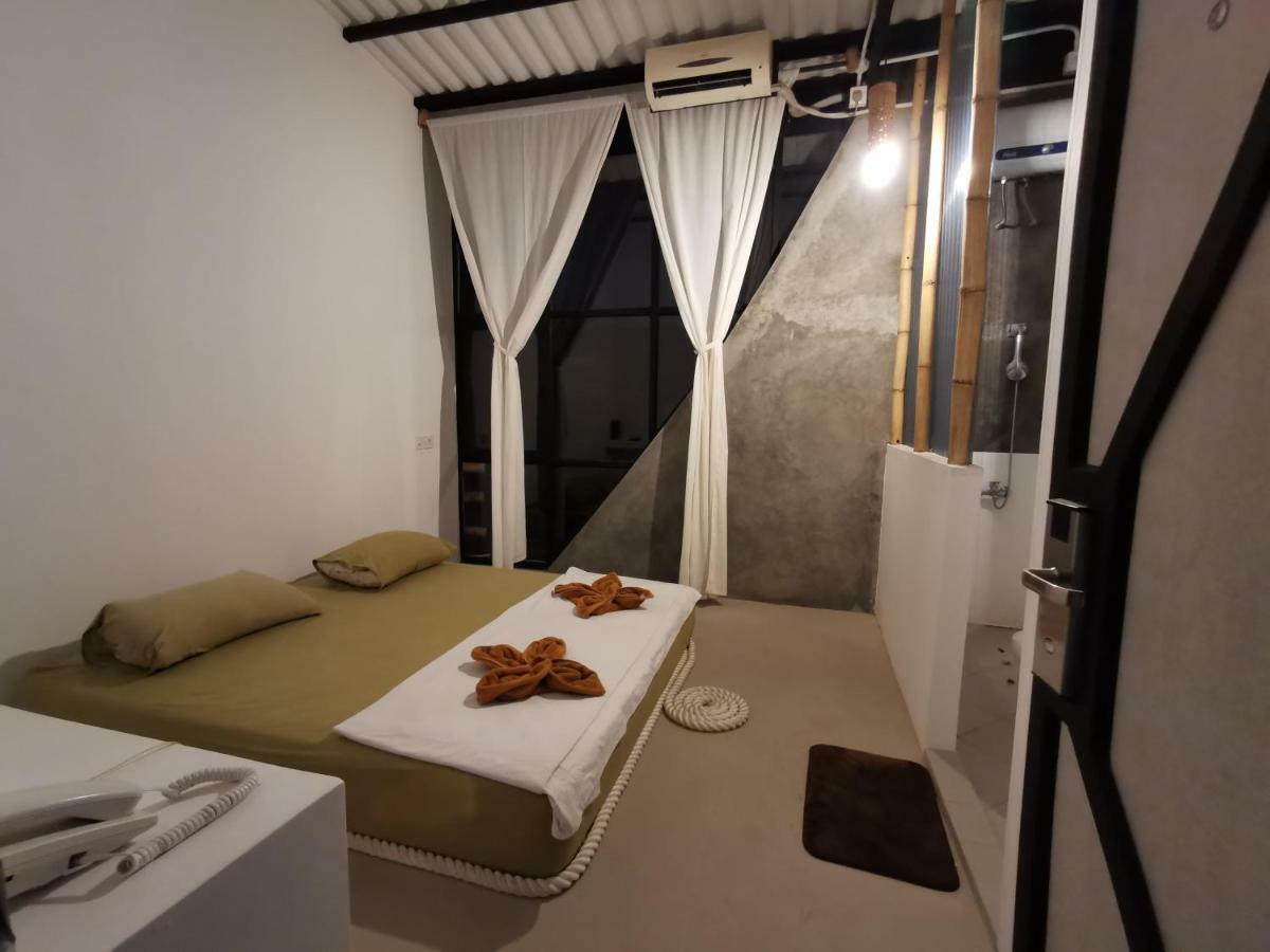 Bat & Arrow Hotel Padang  Bilik gambar